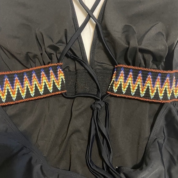 MakeMeChic Women's Cut‎ Out Contrast Trim One Piece Swimsuit Bathing Suit 2XL - Picture 8 of 10